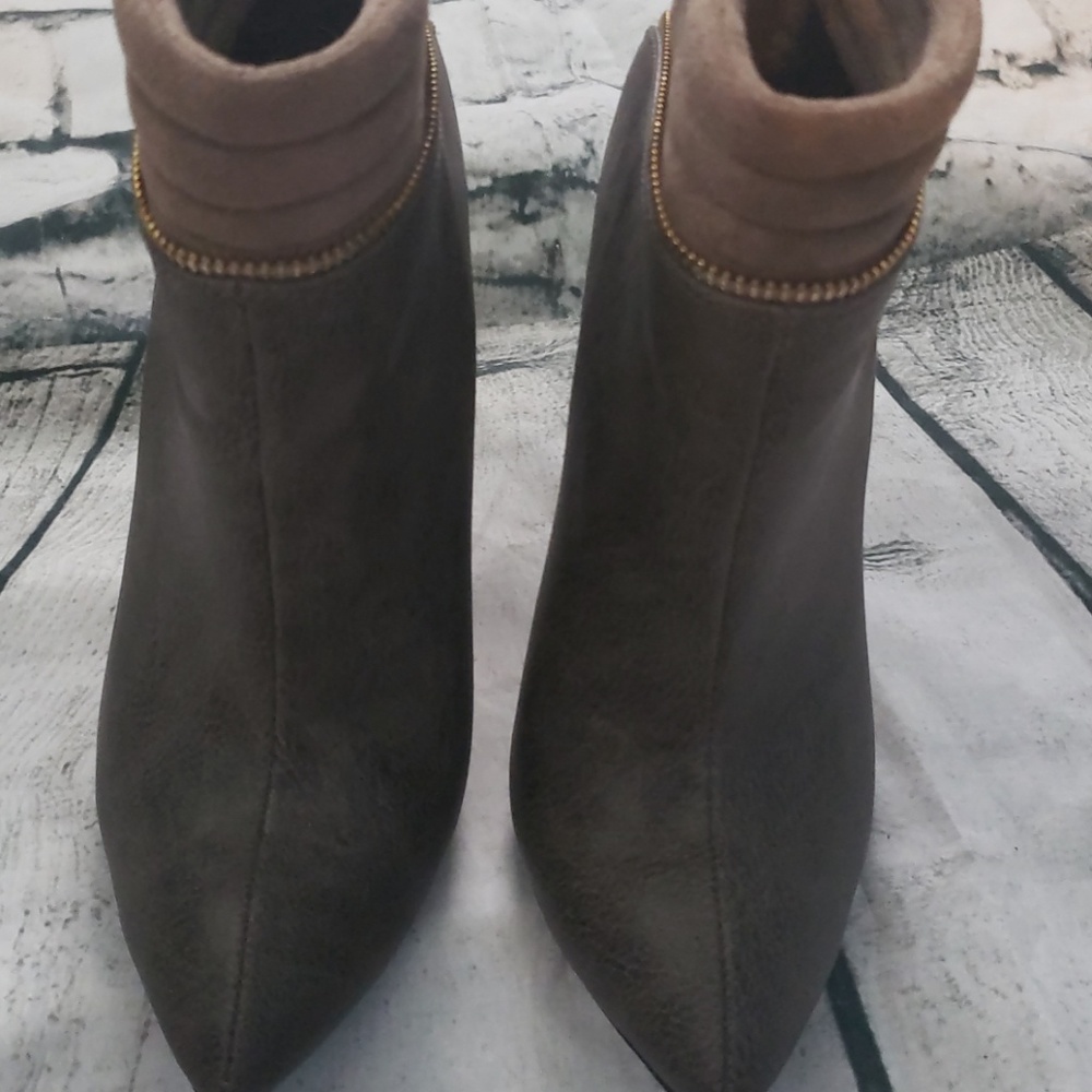 DONATED WILD DIVA LOUNGE pointed toe zip bootie6.5 - Picture 3 of 8